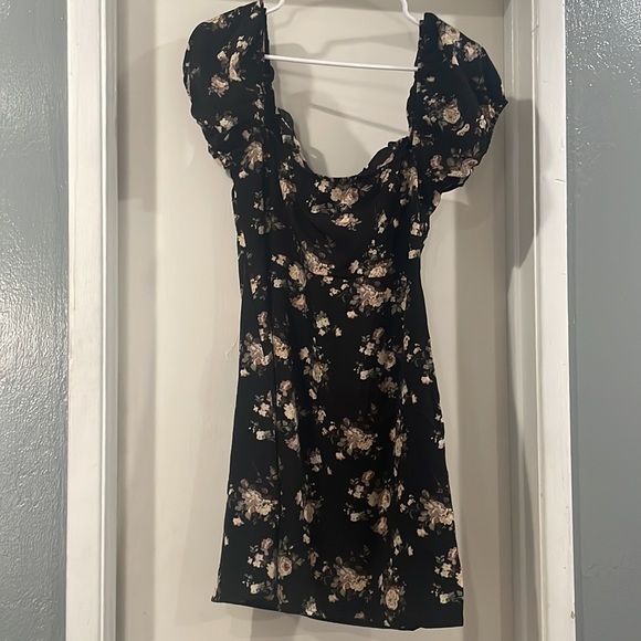 Dress - Picture 2 of 4